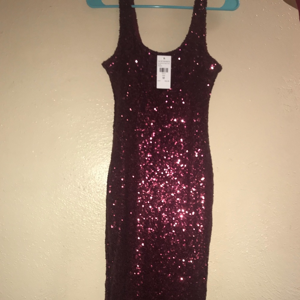 Burgundy Sequined midi dress
